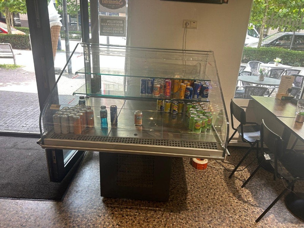Gratis horeca koelvitrine - koelkast– Defect – Zelf ophalen, Gebruikt, 120 tot 140 cm, Vrijstaand, 90 cm of meer