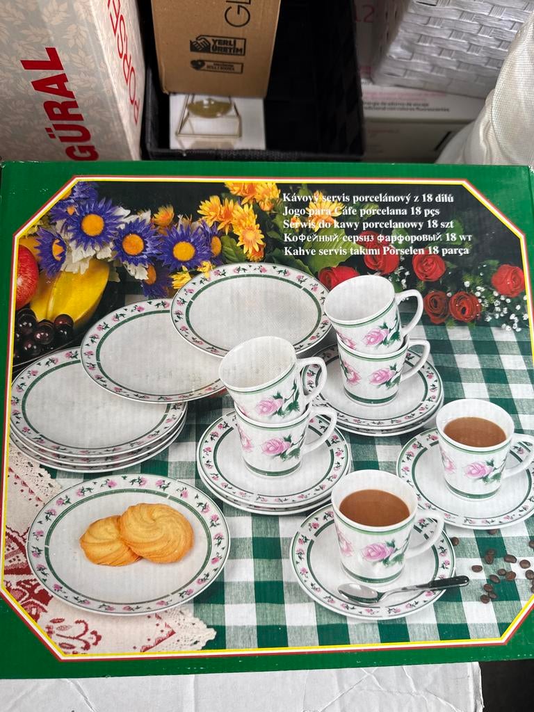 Gural Porseleinen Koffieset - 18-delig met Rozenpatroon, Huis en Inrichting, Nieuw, Ophalen of Verzenden, Overige stijlen, Kop(pen) en/of Schotel(s)