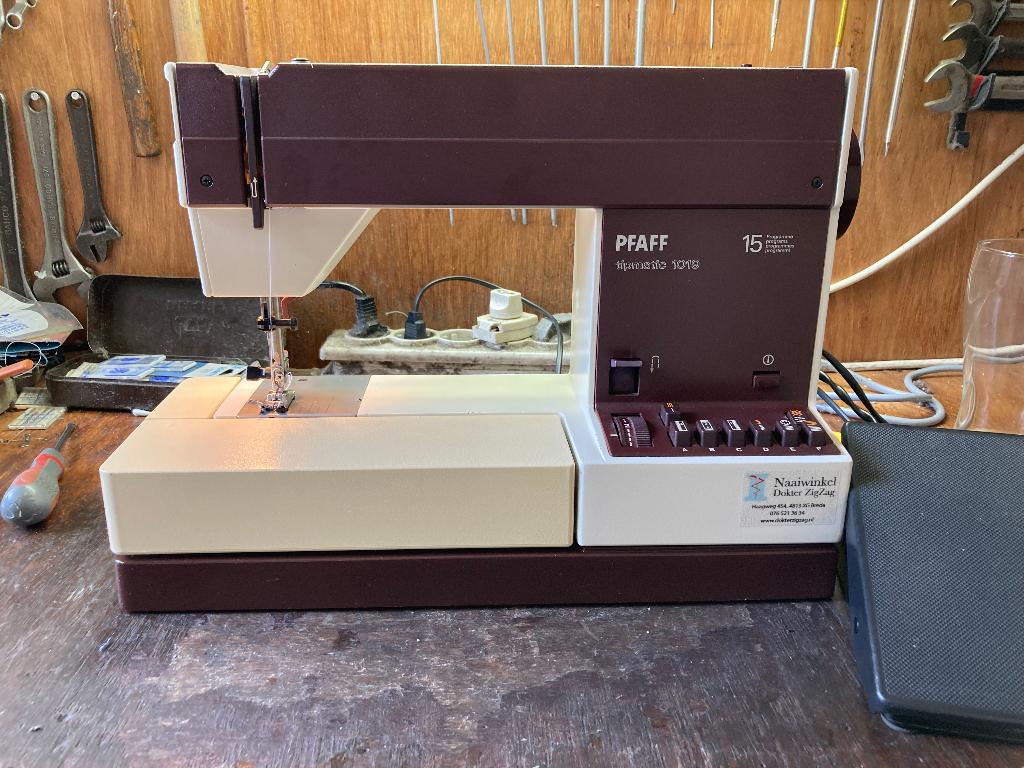 Pfaff tipmatic 1019 - mechanische naaimachine, Duitsland, Ophalen of Verzenden, Pfaff, Gebruikt