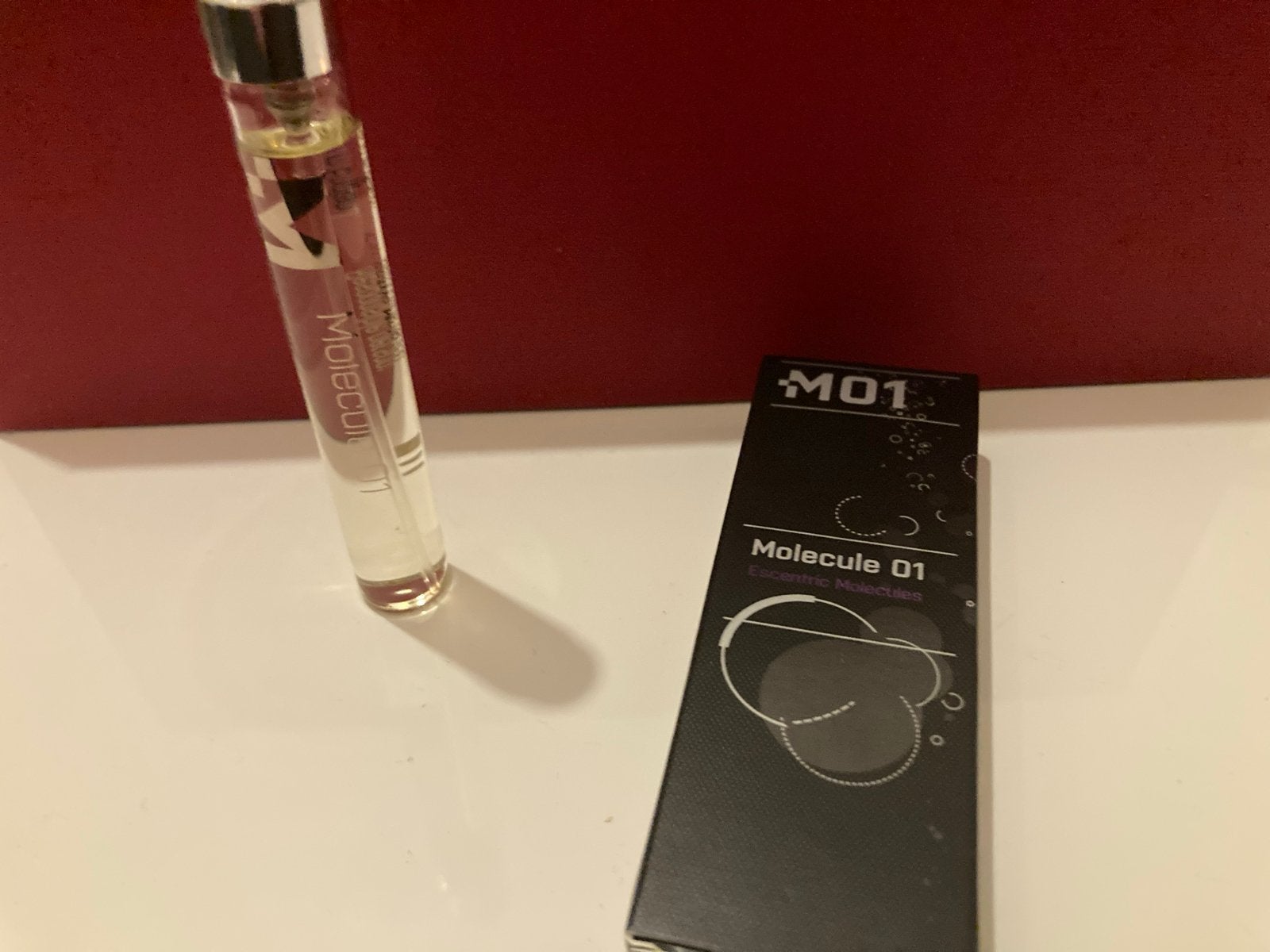 Escentric Molecules Molecule 01 parfum sample, Sieraden, Tassen en Uiterlijk, Verzenden, Zo goed als nieuw