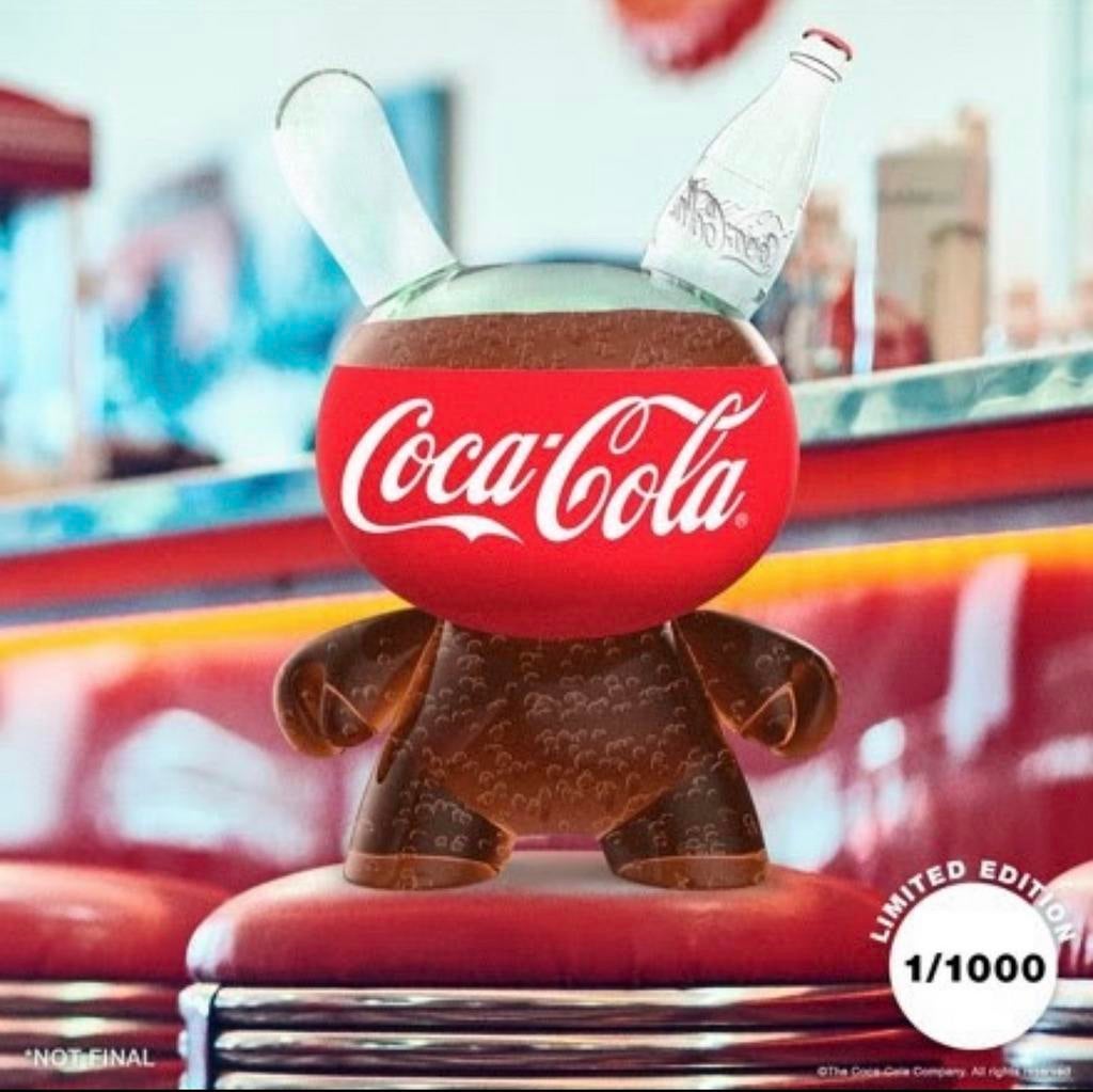 Nieuwe 8 inch KIDROBOT DUNNY X COCA COLA designer toy 1/1000, Verzenden, Nieuw, Gebruiksvoorwerp