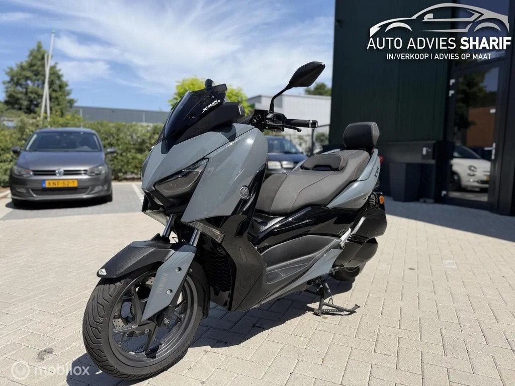Yamaha XMAX 300 ABS € 5.750,00, Scooter, 292 cc, Bedrijf, 12 t/m 35 kW