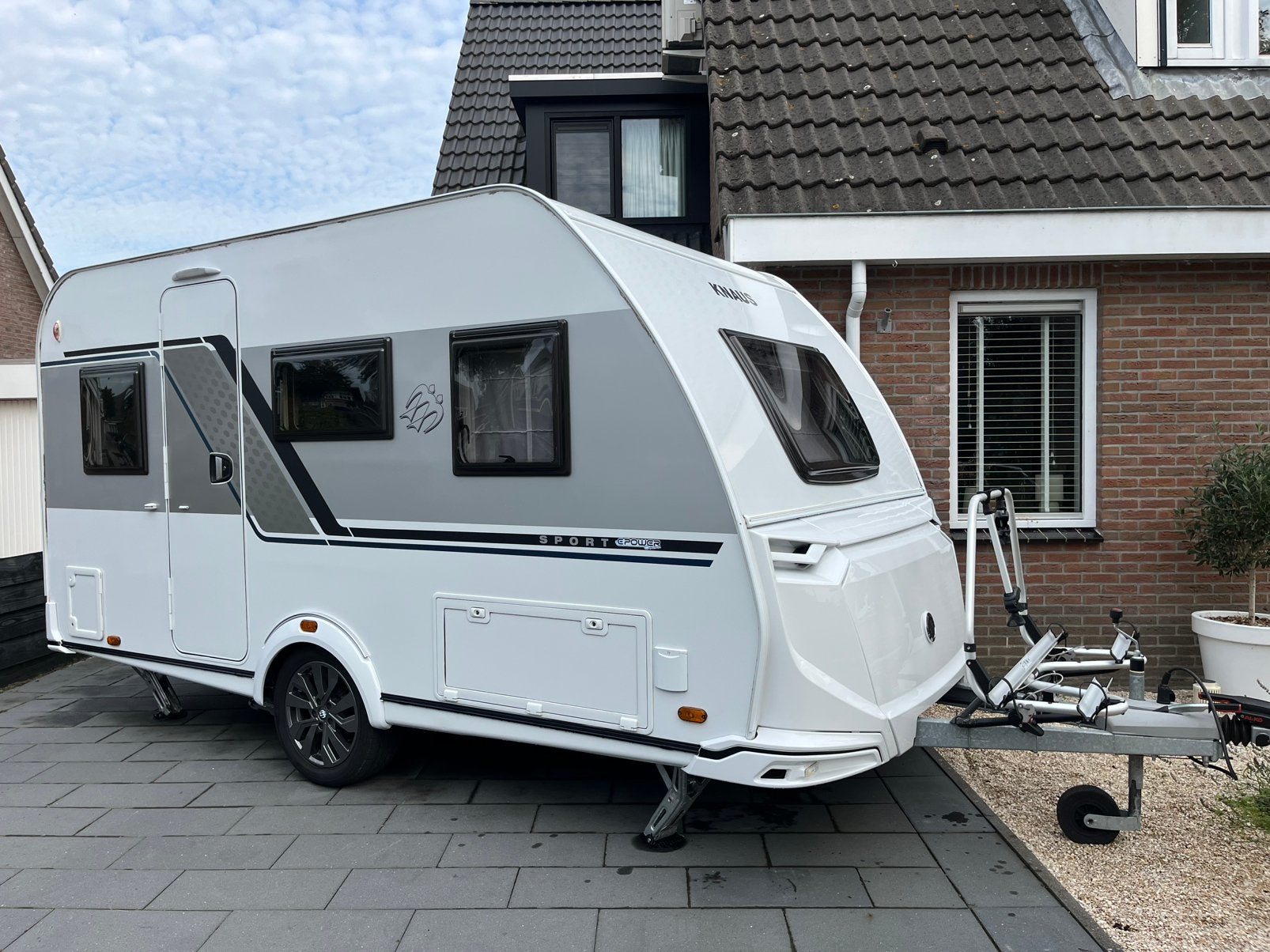 Knaus Sport E-Power Selection 400QD | Airco | Mover | Luifel, Treinzit, Particulier, Luifel, 4 tot 5 meter