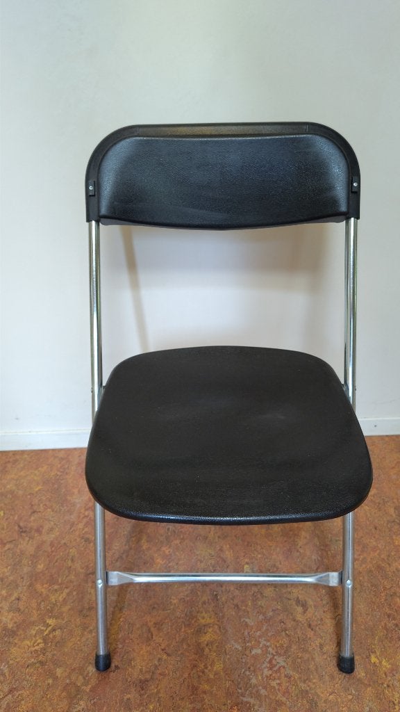 Twee klapstoelen met kunststof zitting, Ophalen, Kunststof, Gebruikt, Twee