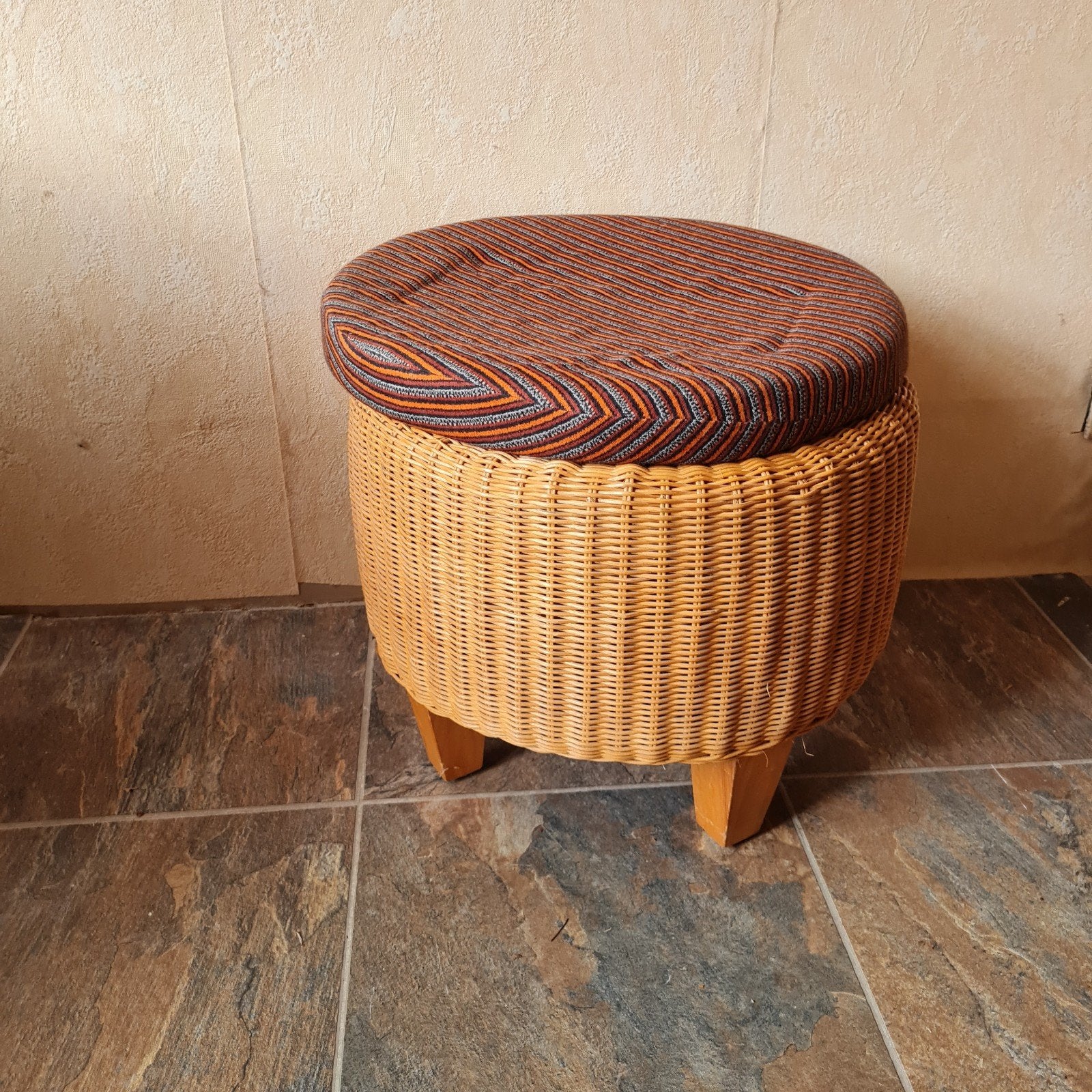 Rotan krukje / bijzettafel, Ophalen, Gebruikt, Overige kleuren, Bohemian