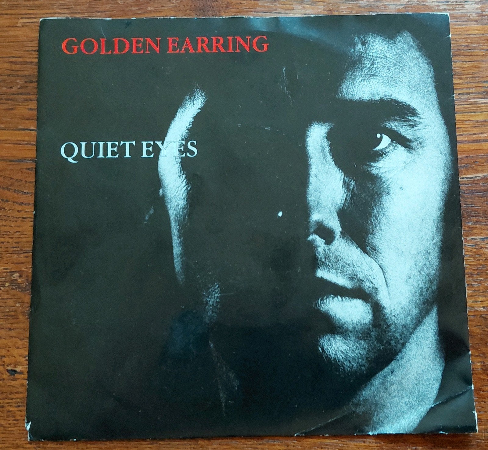 7" Golden Earring- Ouiet Eyes 1986 George Kooymans front., Speciale editie, 7 inch, Ophalen of Verzenden, Zo goed als nieuw
