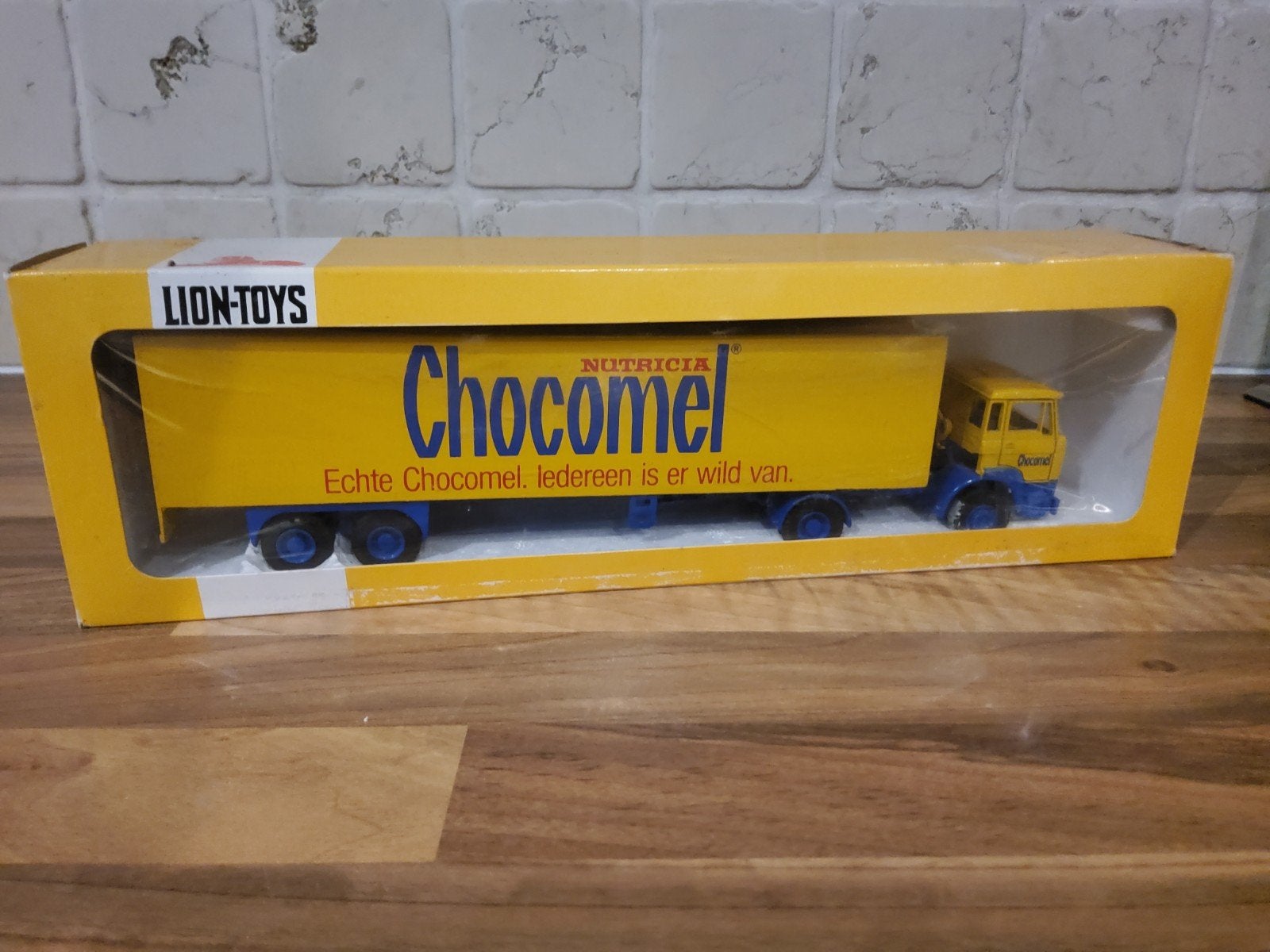Lion Toys DAF 1900 Chocomel vrachtwagen met oplegger, Ophalen of Verzenden, Zo goed als nieuw, Bus of Vrachtwagen