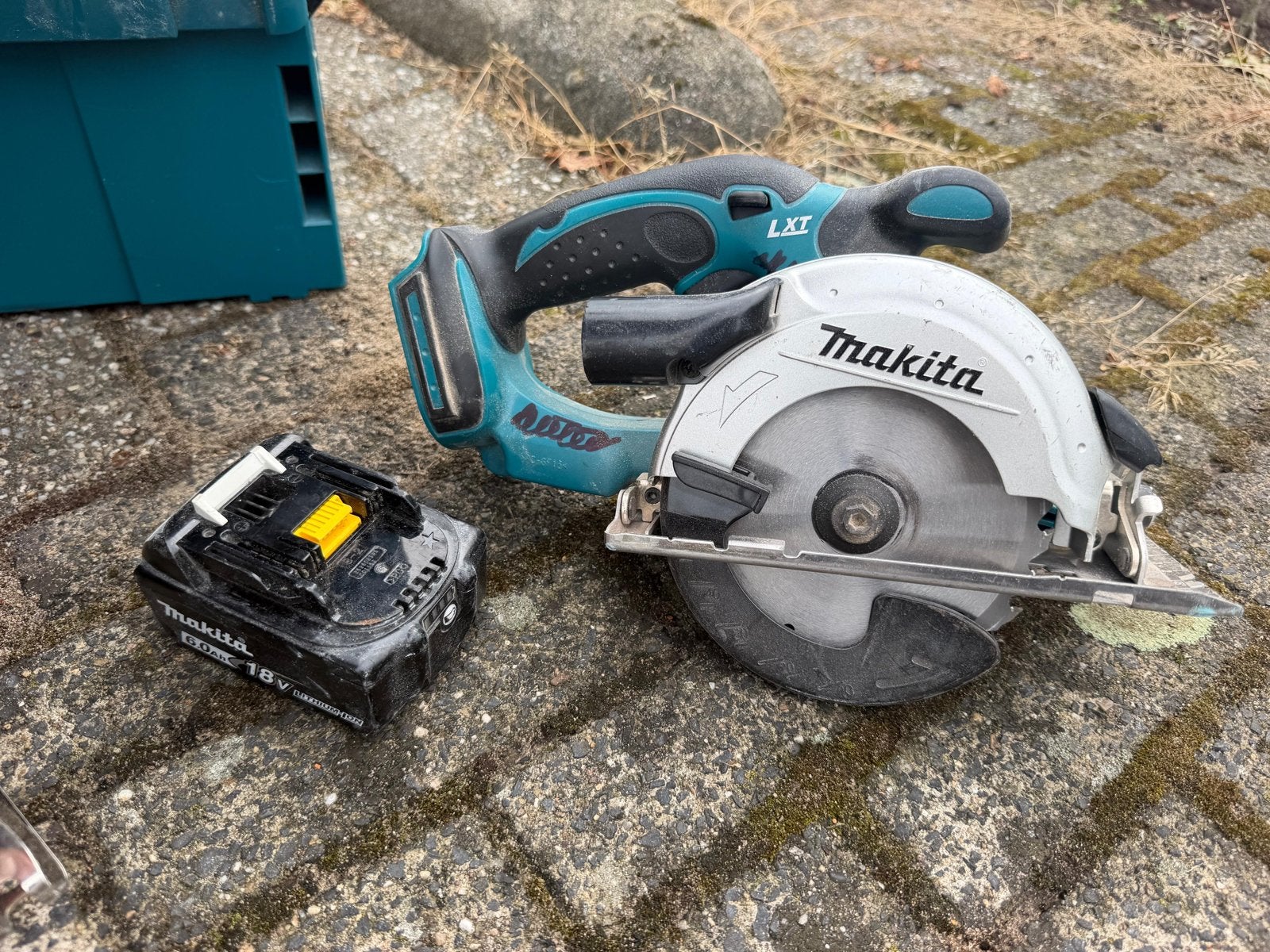 Makita LXT 18V Accu Cirkelzaag met Accu, Doe-het-zelf en Verbouw, Gebruikt, Cirkelzaag, 600 tot 1200 watt, Ophalen of Verzenden
