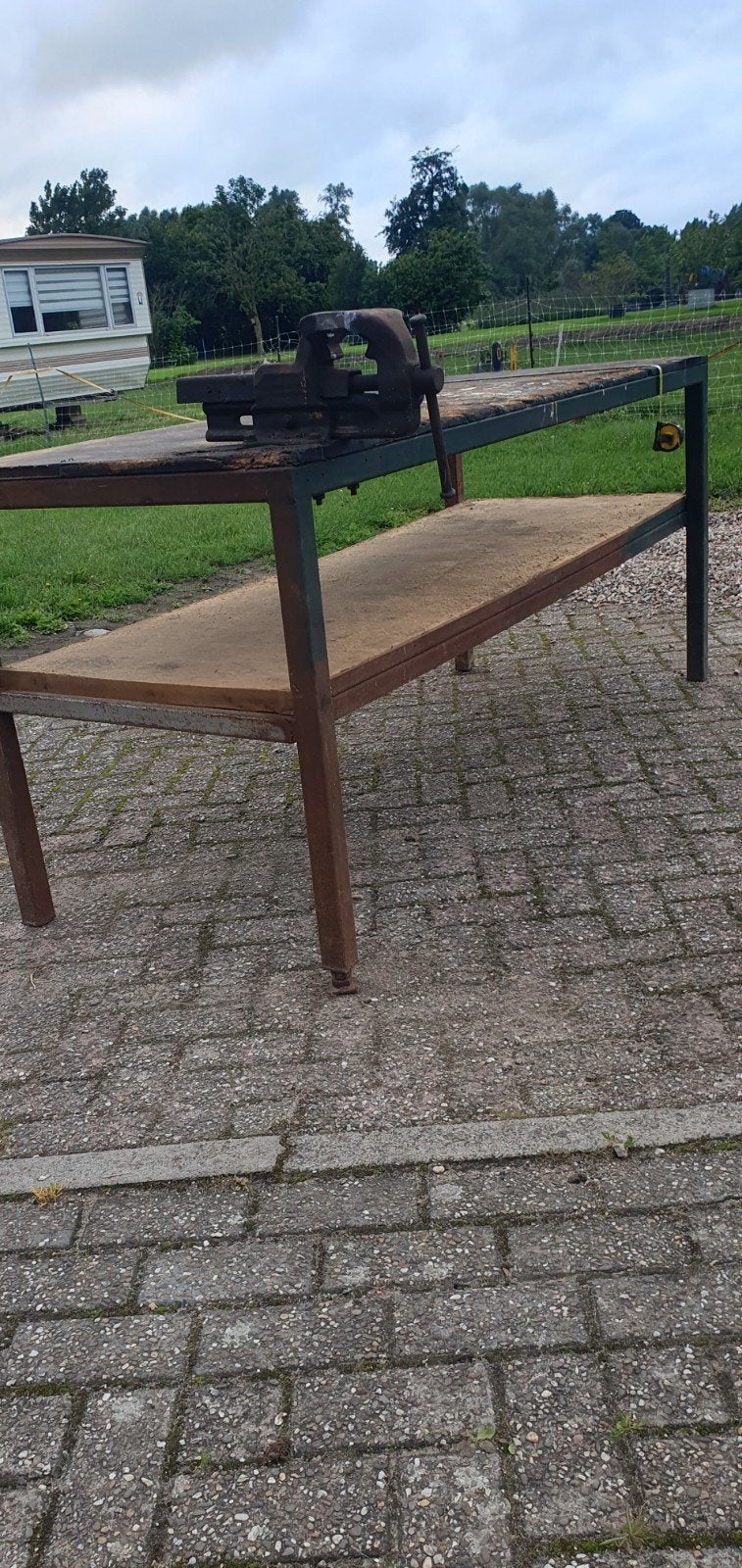 Robuuste werkbank, Doe-het-zelf en Verbouw, Werkbanken, Ophalen of Verzenden, Gebruikt, 170 cm of meer, Bankschroef