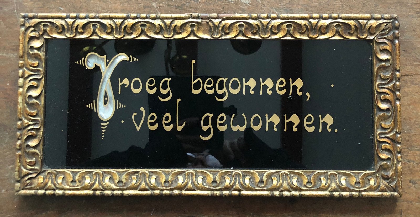 Oude schilderij met een spreuk ingelegd met parelmoer, Ophalen of Verzenden