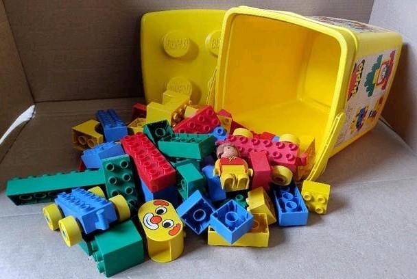 Duplo bak geel met deksel, extra gevuld met losse Duplo, Ophalen of Verzenden, Gebruikt, Complete set, Duplo