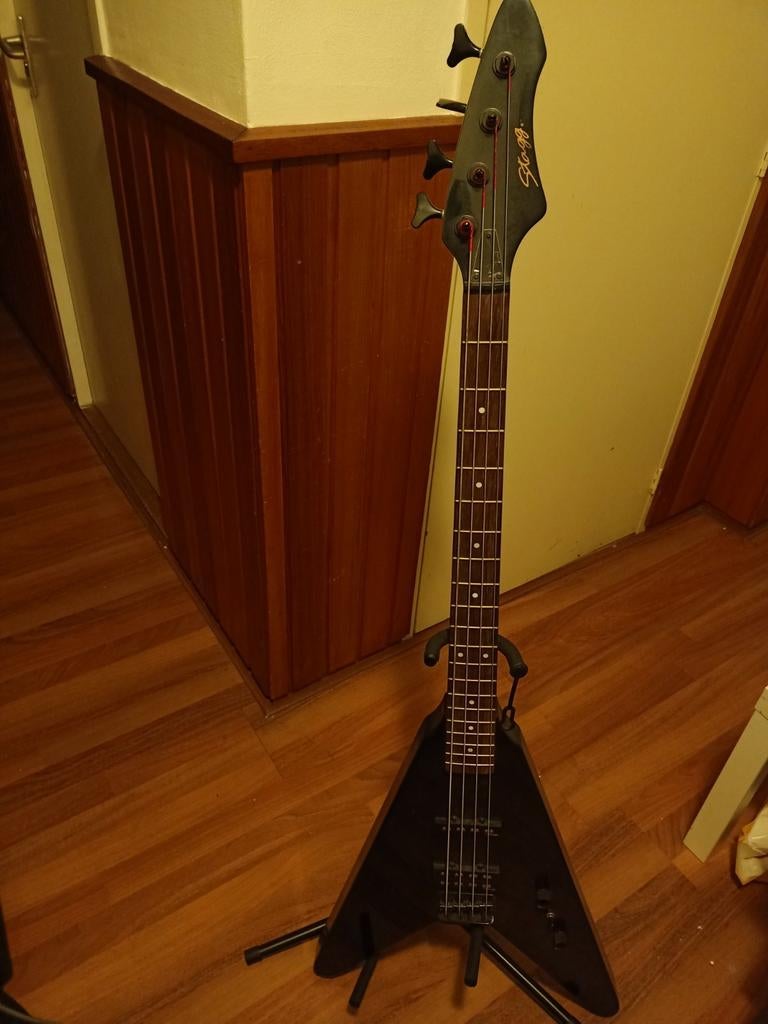 Stagg Basgitaar in goede staat, Muziek en Instrumenten, Ophalen, Zo goed als nieuw, Elektrisch