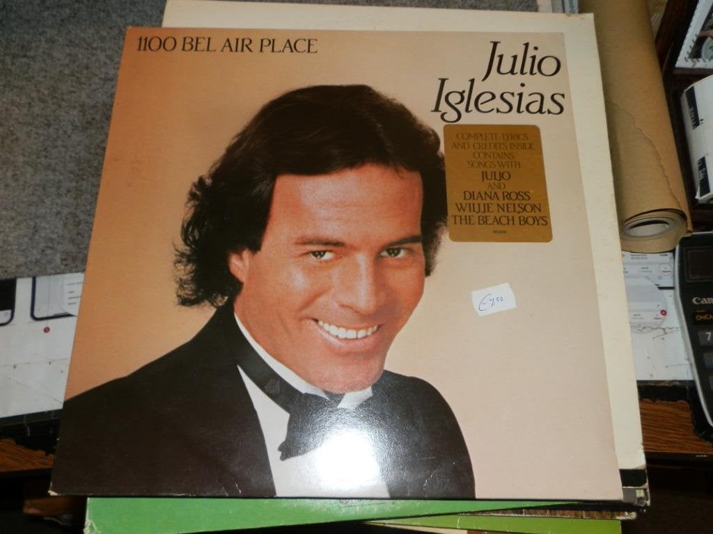 Lp kulio iglesias 1100 bel air place, Cd's en Dvd's, Vinyl | Pop, Ophalen of Verzenden, Gebruikt
