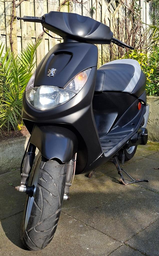 Peugeot Vivacity 2007 zwart snor, Fietsen en Brommers, Scooters | Peugeot, Tweetakt, Gebruikt, Ophalen of Verzenden, 50 cc