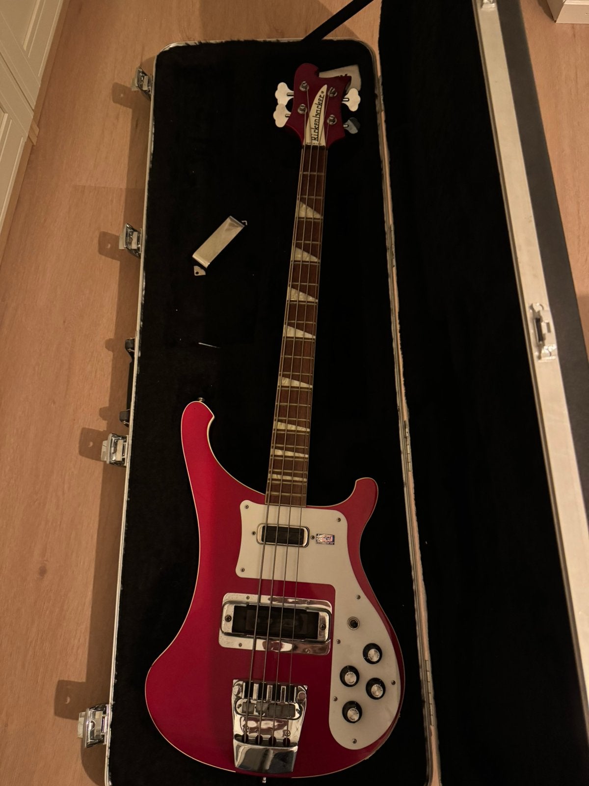 Rickenbacker 4003 Ruby Red + originele koffer en accessoires, Ophalen, Zo goed als nieuw