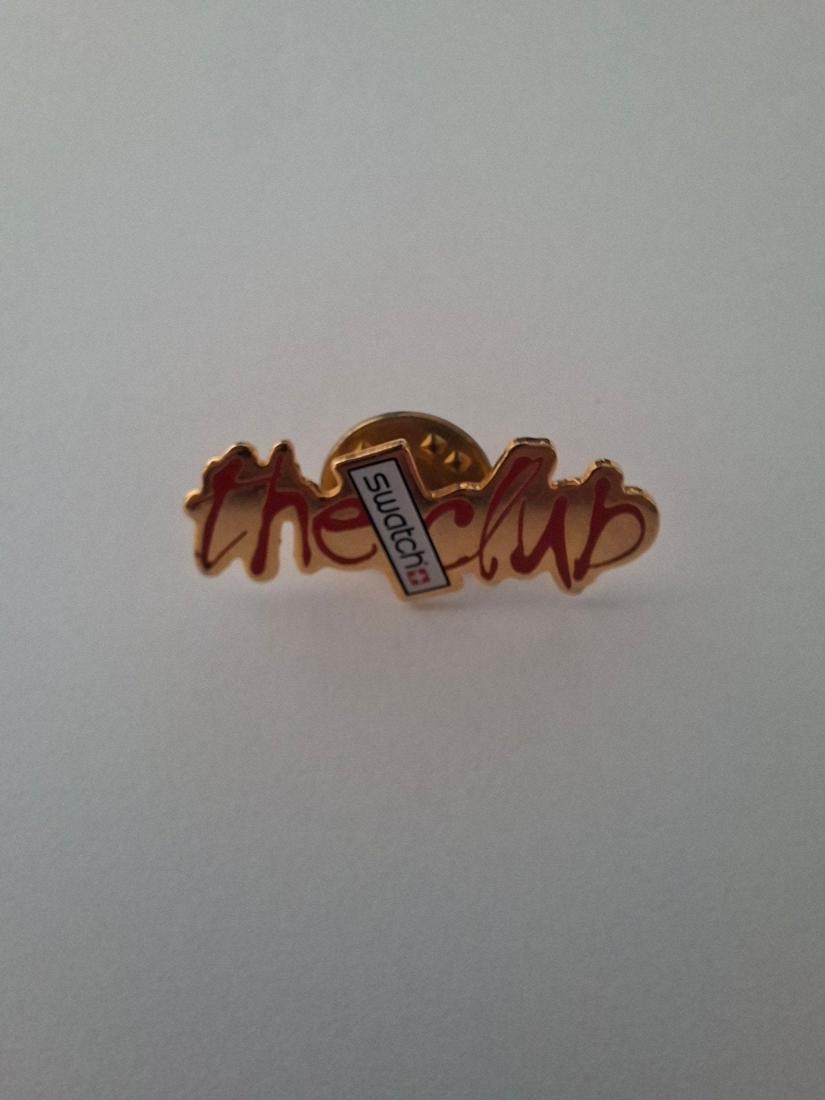 Swatch The Club Revers Pin Speldje, Verzamelen, Ophalen of Verzenden, Gebruikt, Merk, Speldje of Pin