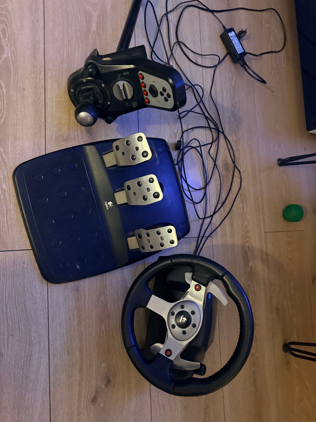 Logitech G25 racestuur met pedalen en shifter, Racestuur, Gebruikt, Logitech, Direct drive
