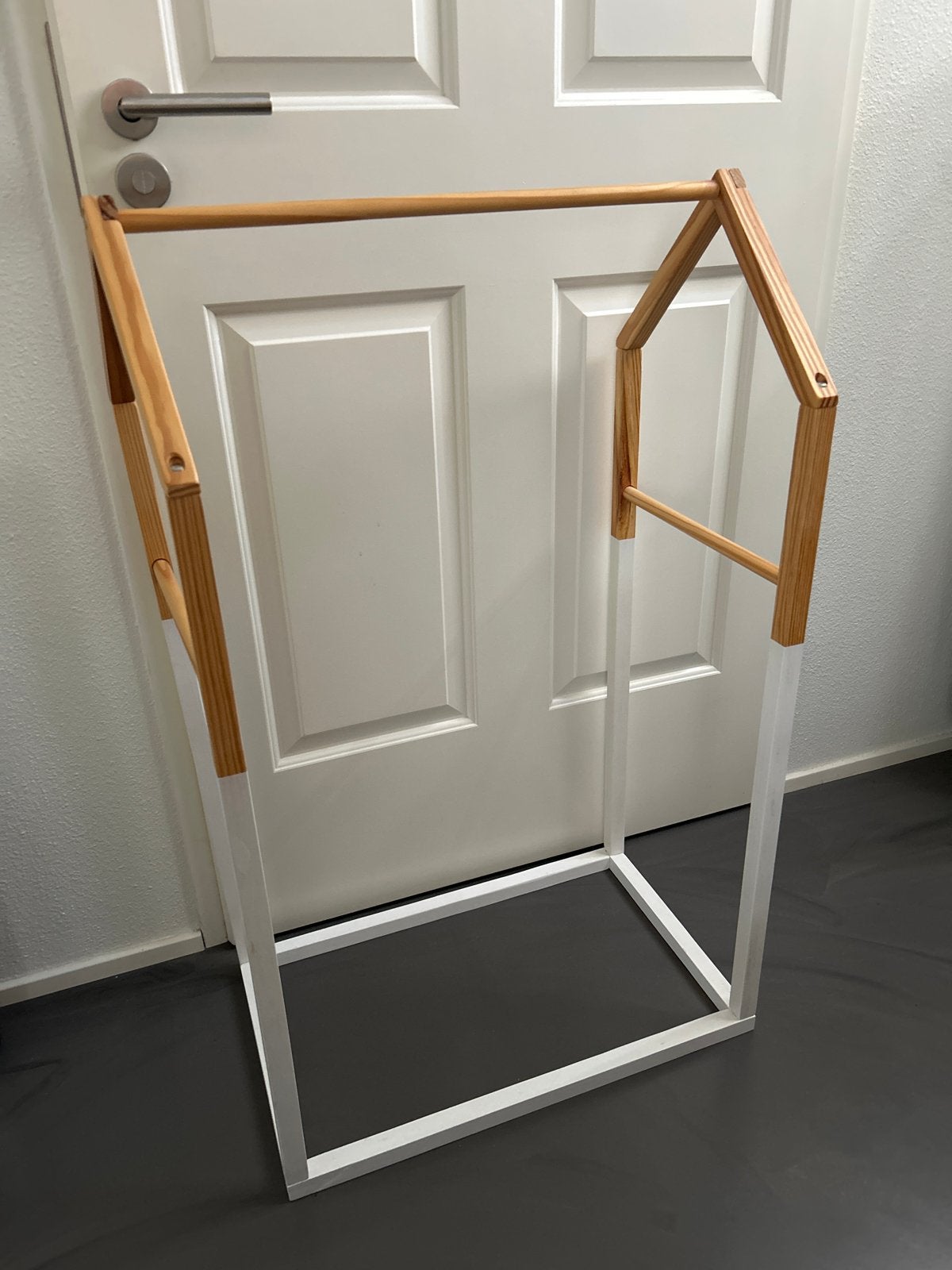 Houten kledingrek in huisvorm voor kinderkamer, Wit, Ophalen, Gebruikt, Overige typen