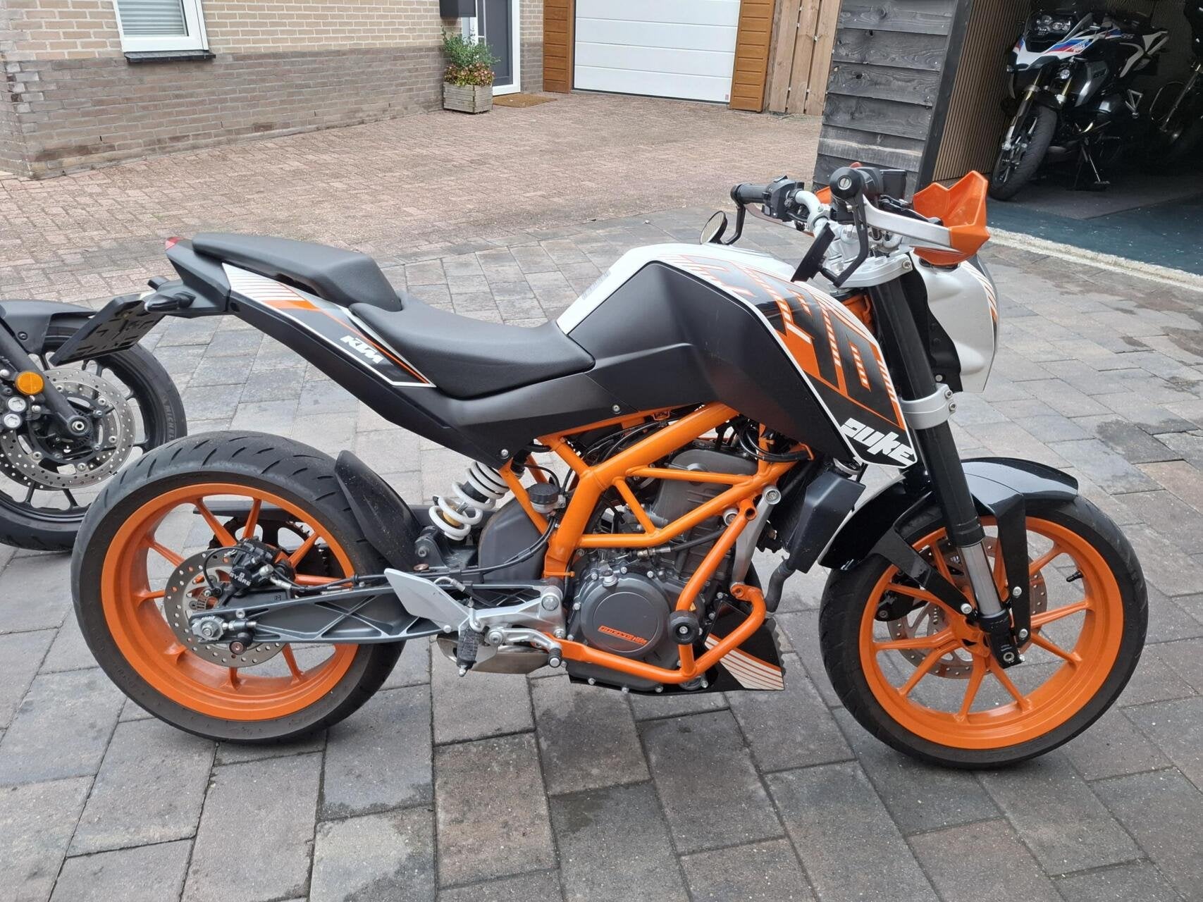 KTM 390 Duke ABS 2014 INRUILKOOPJE, 373 cc, Toermotor, Handgeschakeld, Gebruikt