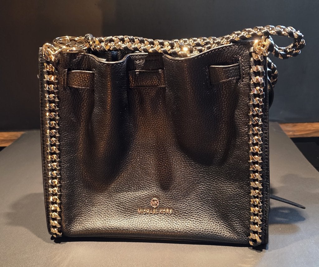 Michael Kors handtas met goudkleurige ketting details, Ophalen of Verzenden, Zo goed als nieuw, Zwart, Handtas