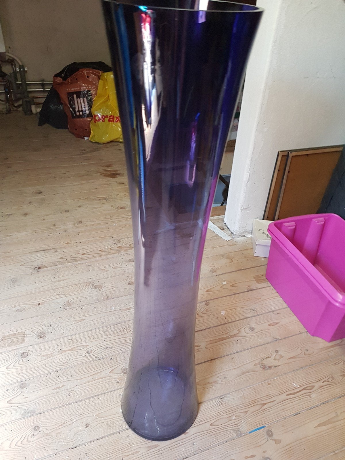 Grote paarse glazen vaas, Huis en Inrichting, Woonaccessoires | Vazen, Ophalen, Gebruikt, Paars, Glas