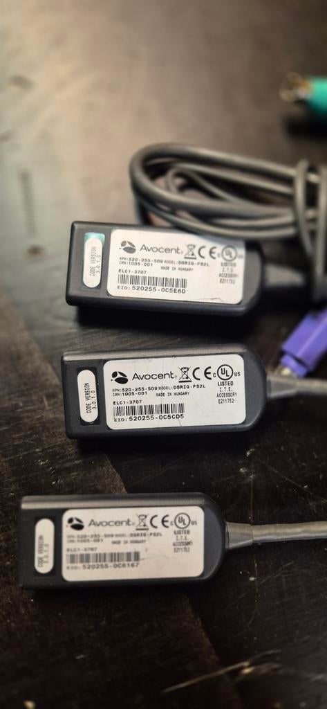 Avocent DSRIQ-PS2L KVM-adapter (3 stuks), Computers en Software, Pc- en Netwerkkabels, Gebruikt, Ophalen of Verzenden