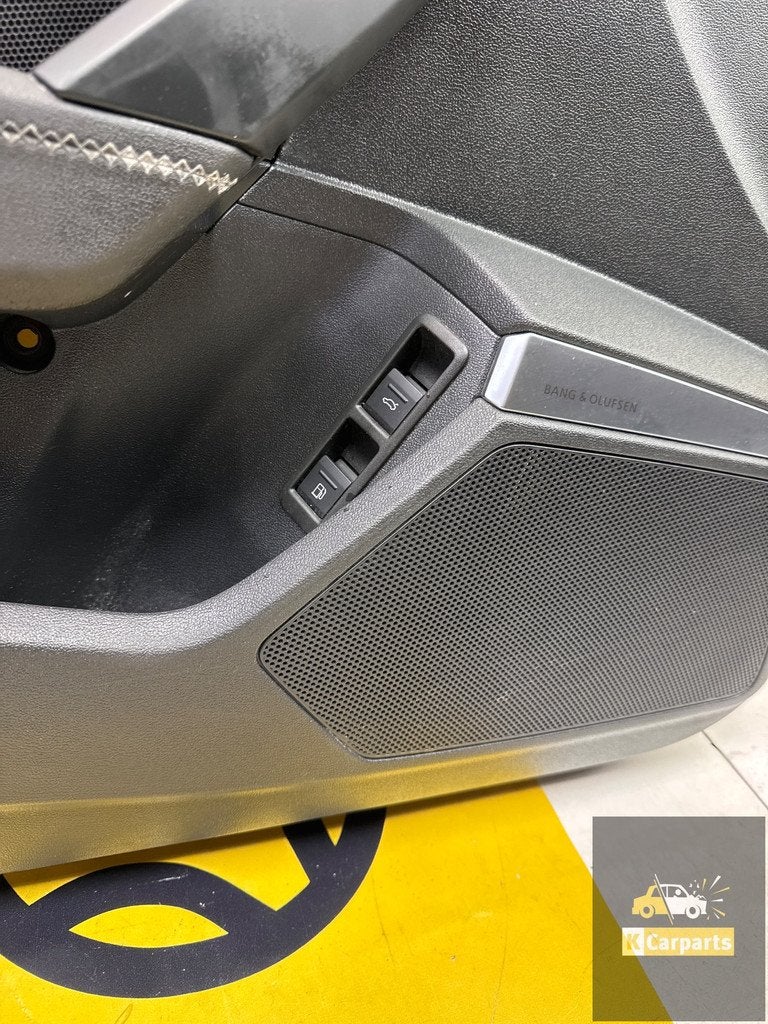 Audi a3 8Y RS3 Linker voordeur deur paneel bekleding 8Y0_868, Gebruikt, AUDI AG, Auto-Union-Strasse 1
85045  Ingolstadt, DE, Kundenbetreuung@audi.de
