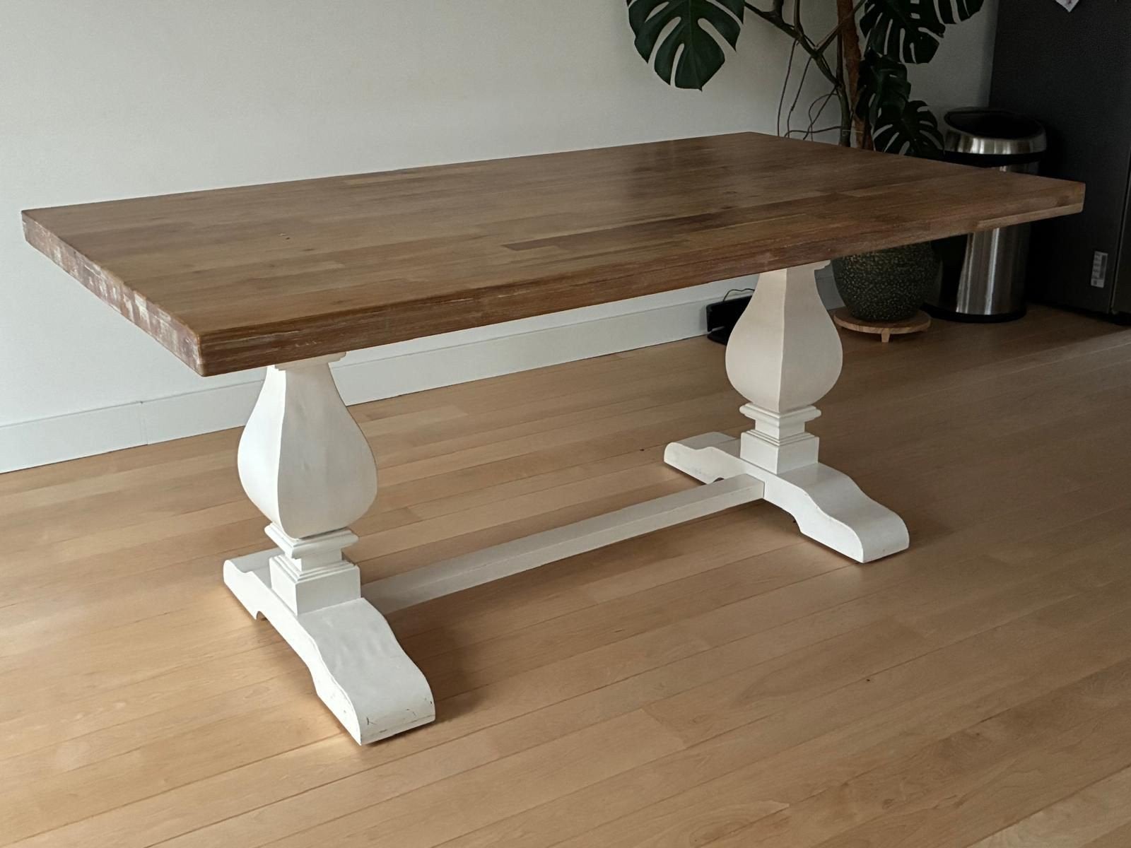 Landelijke witte kasteeltafel met kolompoten., Gebruikt, 50 tot 100 cm, 150 tot 200 cm, Vier personen
