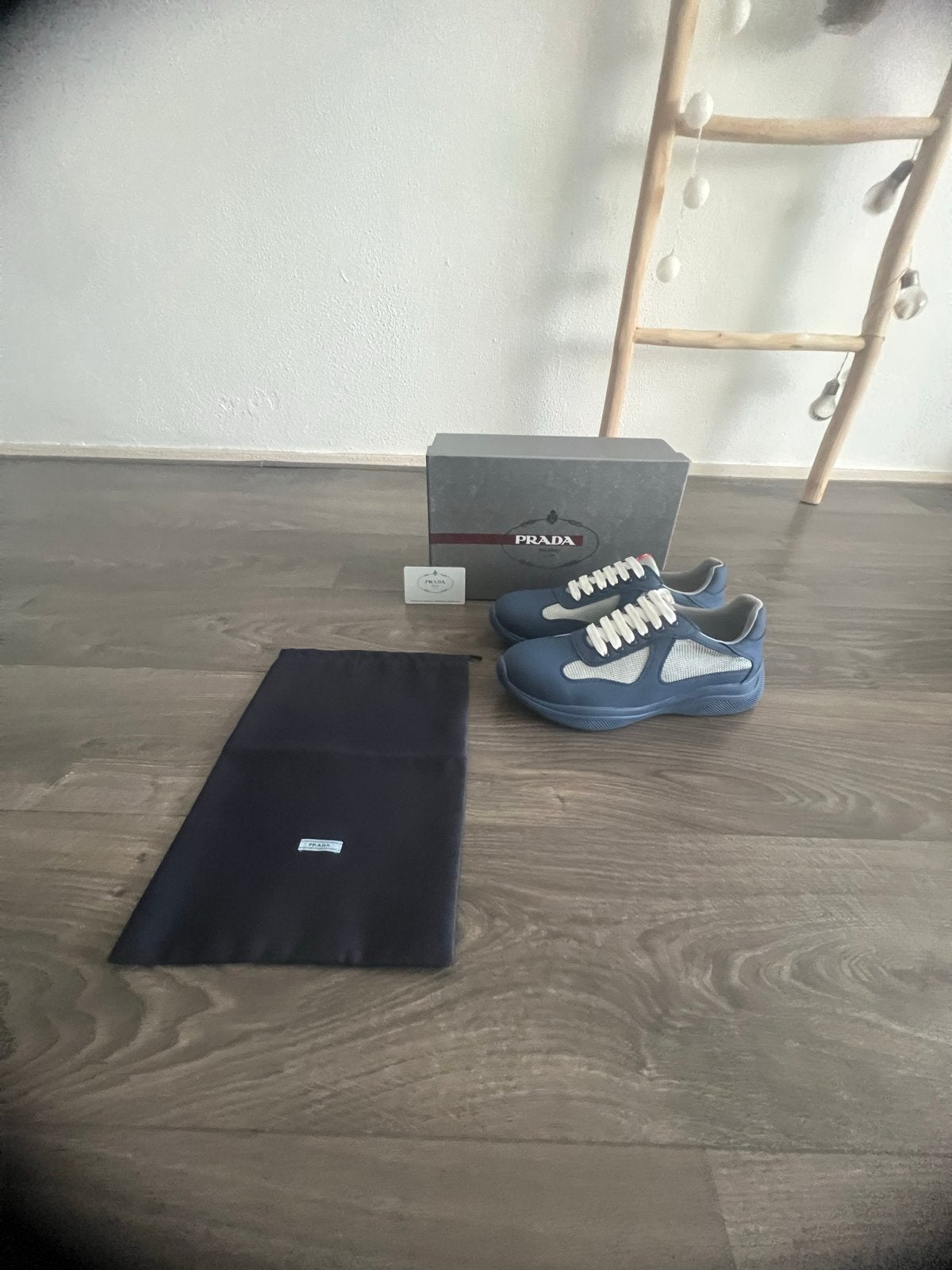 Prada Sneakers Maat 43 - Nieuwstaat met Doos en Bon, Kleding | Heren, Blauw, Nieuw, Ophalen of Verzenden, Sneakers of Gympen