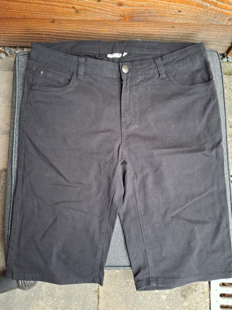 City Life zwarte korte broek 44, City Life, Kort, Zwart, Maat 42/44 (L)
