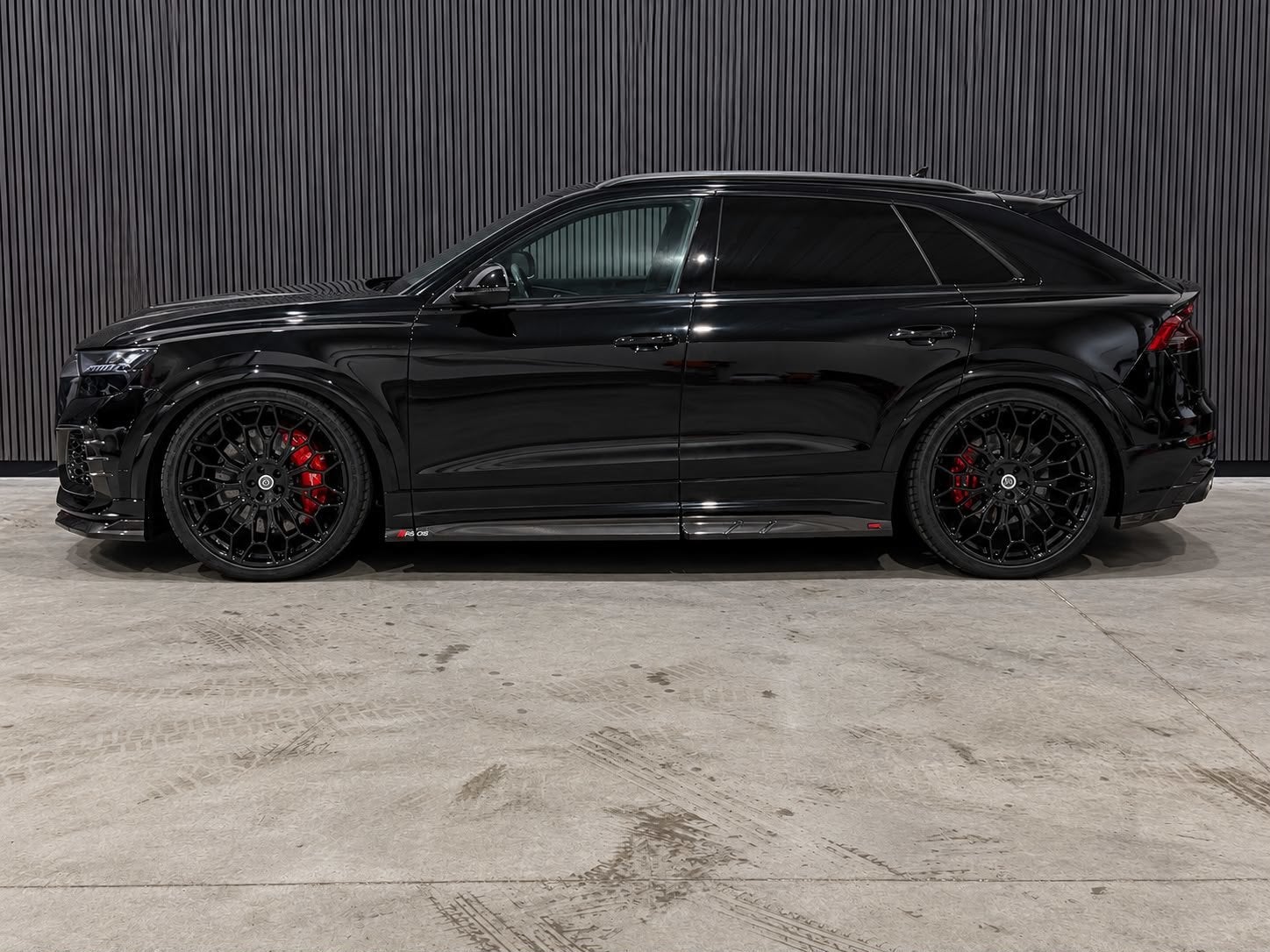 Audi RS Q8 4.0 TFSI RSQ8 Quattro / Urban Carbon / Akrapovic, Auto's, Dealer onderhouden, Gebruikt, 600 pk, Zwart