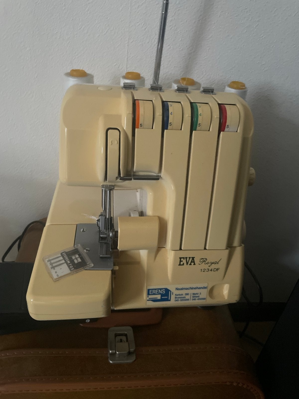 EVA Royal 1234DF Lockmachine - Zo goed als nieuw, Ophalen of Verzenden, Zo goed als nieuw, Lockmachine, Overige merken