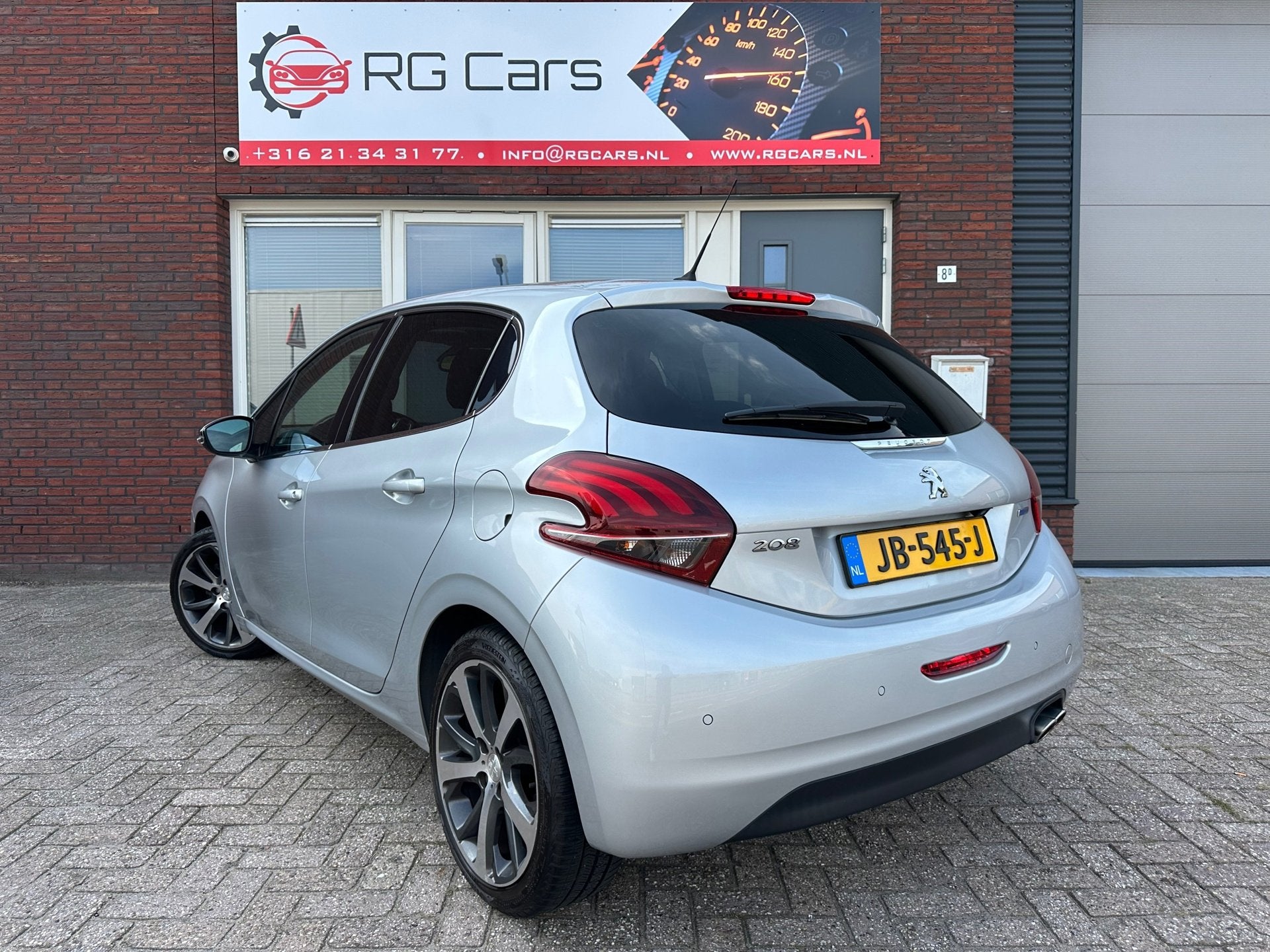 Peugeot 208