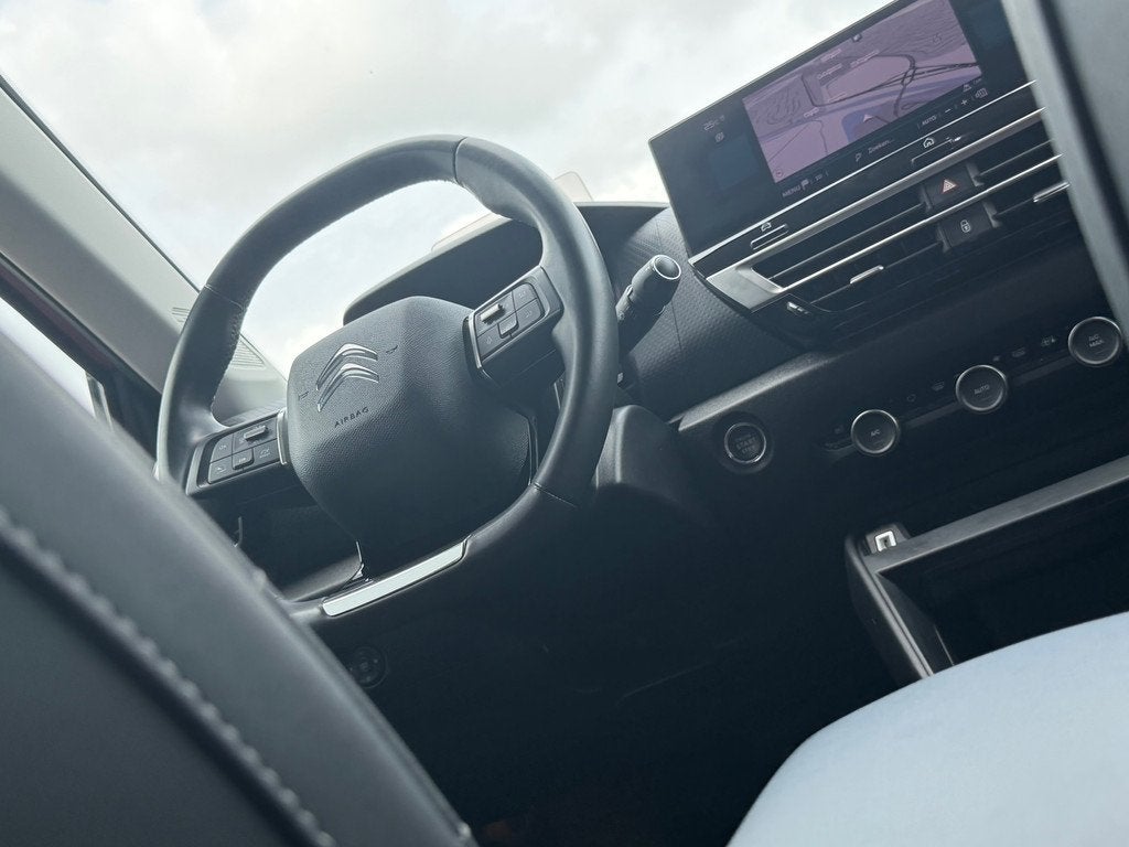 Citroen C4 BERLINE 1.2 Puretech Shine Automaat - Rouge Elixi, Auto's, Citroën, Gebruikt, 1199 cc, SUV of Terreinwagen, 131 pk