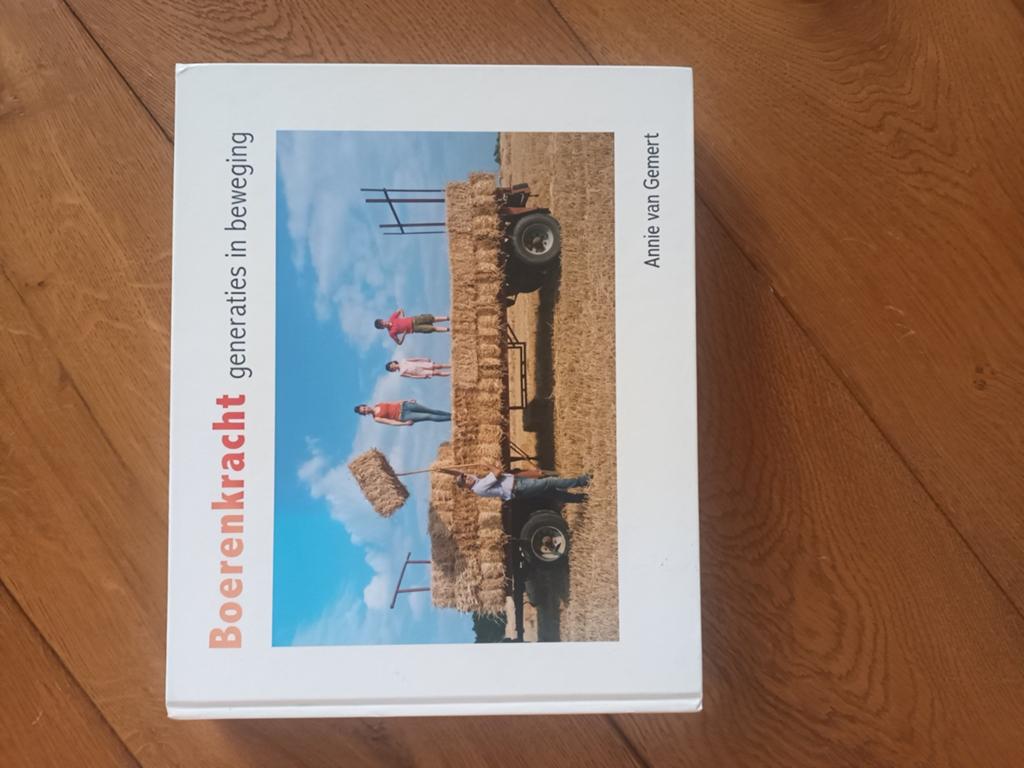 Gemert, Annie van	Boerenkracht / Generaties in beweging, Boeken, Ophalen of Verzenden, Nieuw, Nederland