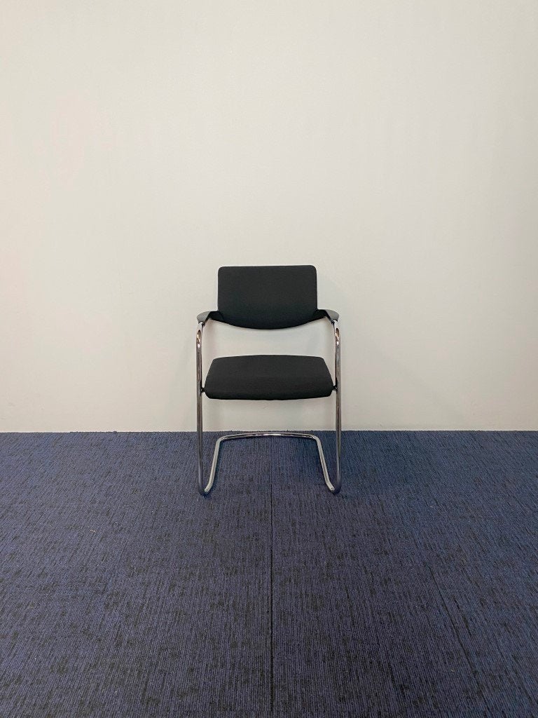 1 x Vergaderstoel Interstuhl, zwarte stof, chroom frame, Ophalen, Gebruikt, Zwart, Eén
