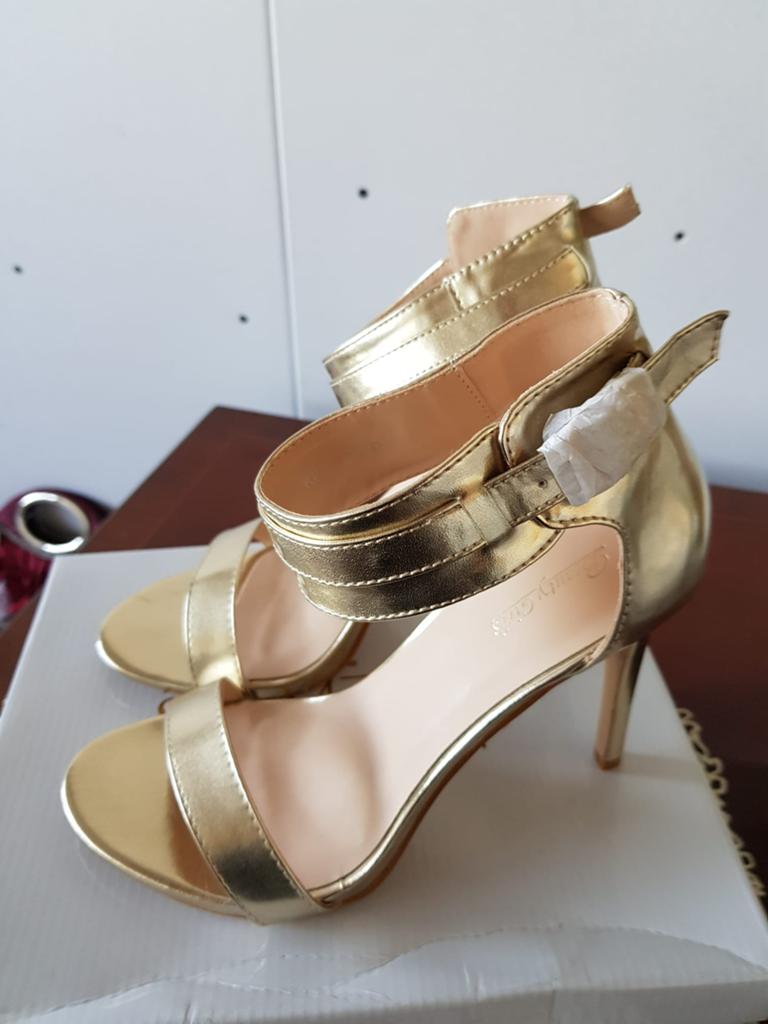 Gouden Sandalen met Hoge Hak, Ophalen of Verzenden, Nieuw, Overige kleuren, Sandalen of Muiltjes