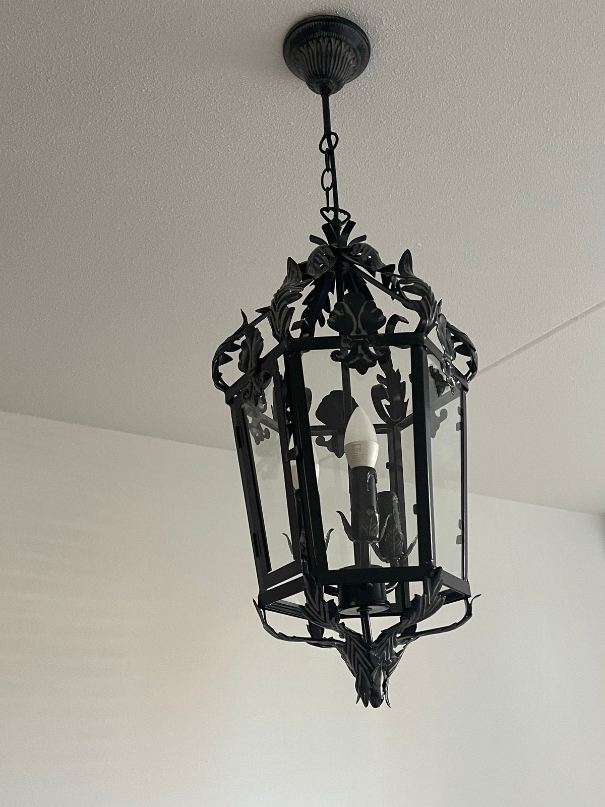 Antieke smeedijzeren hanglamp met glaspanelen, Antiek en Kunst, Antiek | Lampen, Ophalen