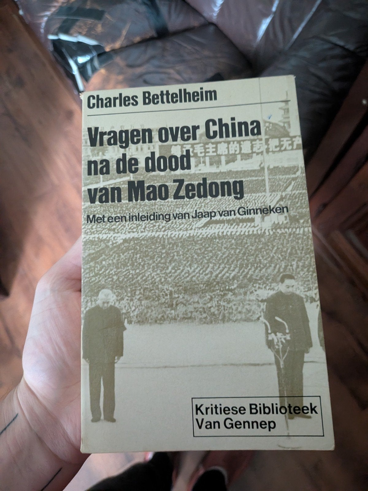Vragen over China na de dood van Mao Zedong- Charles Bettelh, Gelezen, Ophalen of Verzenden, Politiek en Staatkunde, Wereld