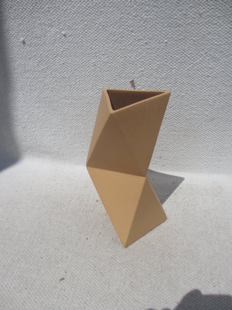 Mooie geometrische design vaas OJEA STUDIO, Geel, Vaas, Ophalen of Verzenden, 21 cm