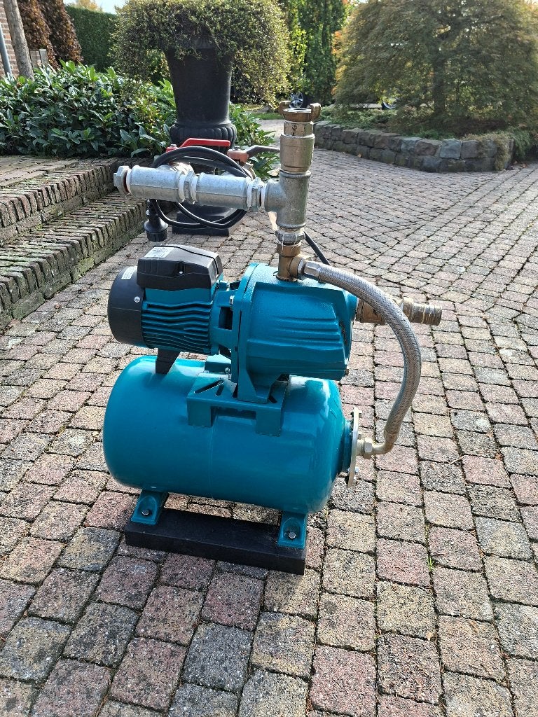 Hydrofoor pomp merk LEO, Ophalen, Zo goed als nieuw, Elektrisch, Hydrofoorpomp