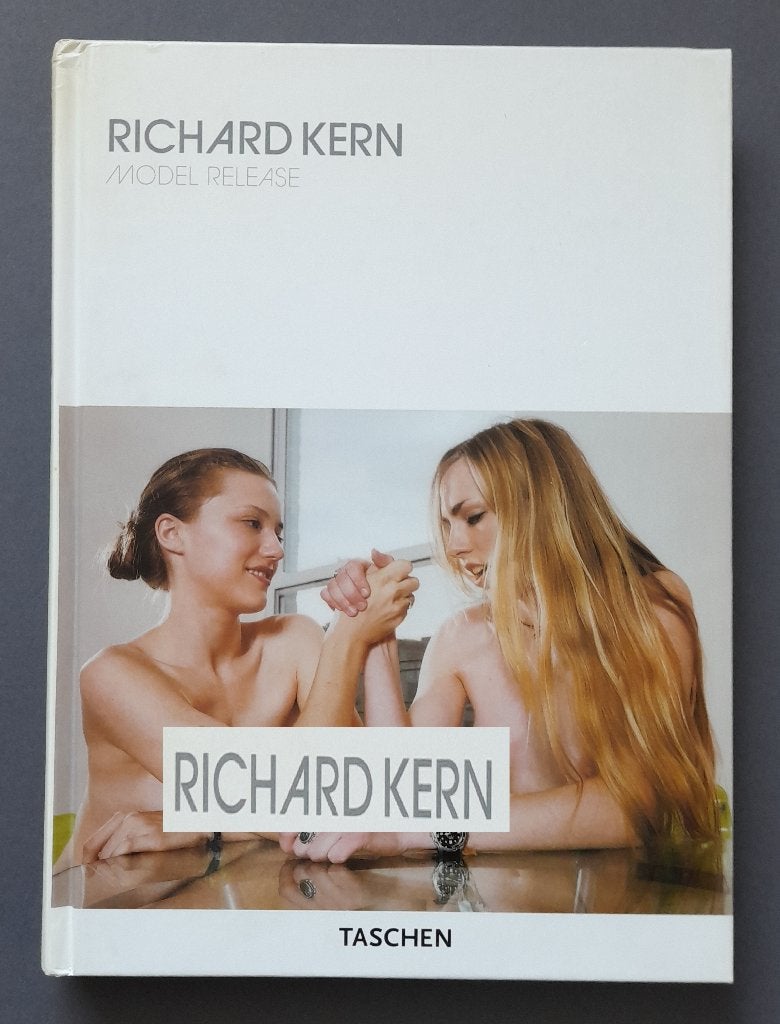 Richard Kern - Model Release - Hardcover - 192 pagina's, Boeken, Fotografen, Verzenden, Richard Kern, Zo goed als nieuw