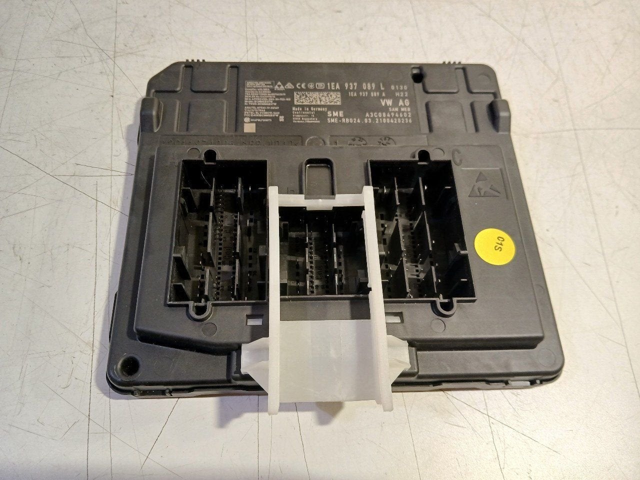 Computer body control Skoda Enyaq, Onderdelen@venauto.nl, Van der Ven Autorecycling B.V., Gebruikt, Ettenseweg 76, 4706 PB Roosendaal, The Netherlands