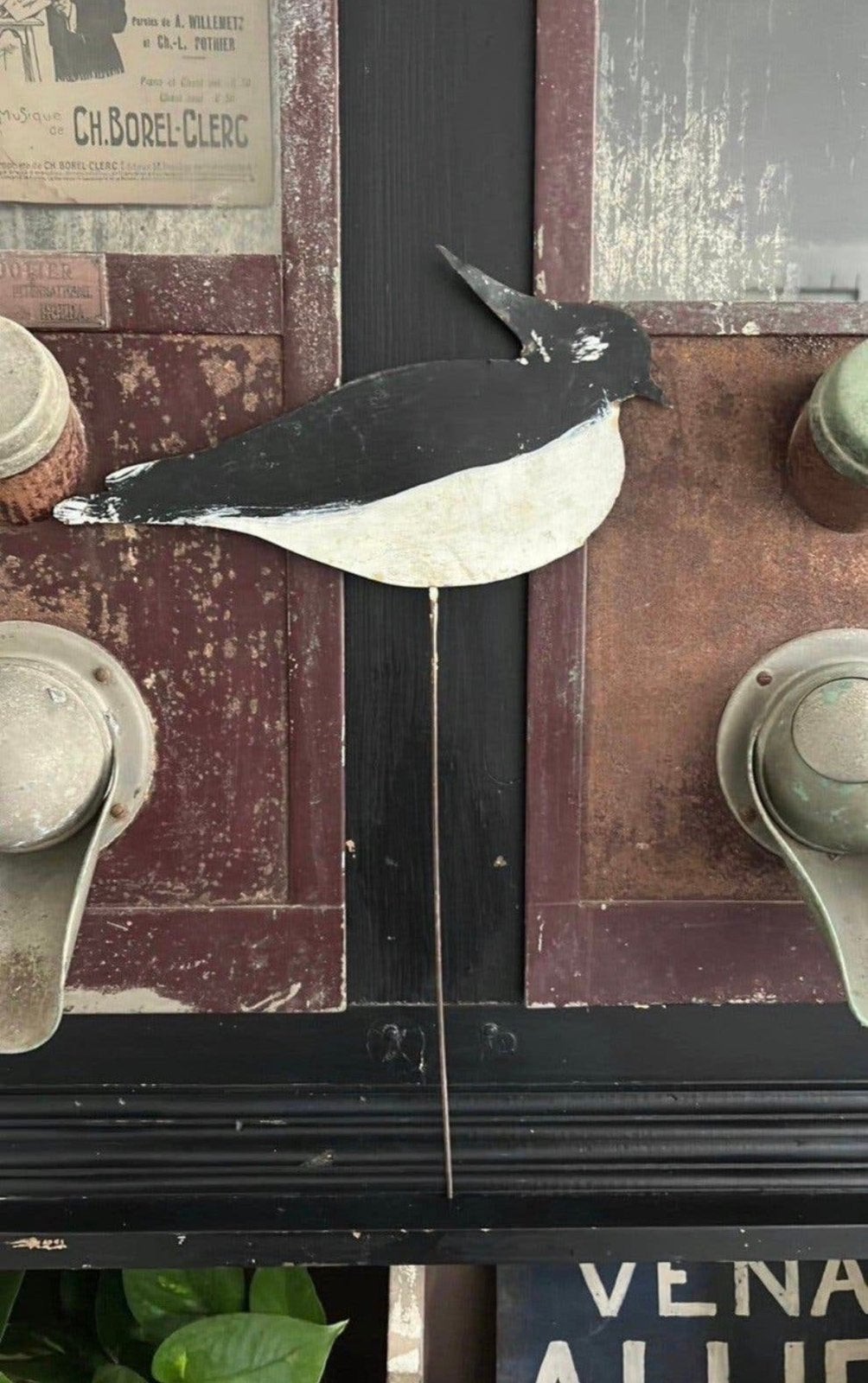 Antieke metalen franse lokvogel, Verzenden