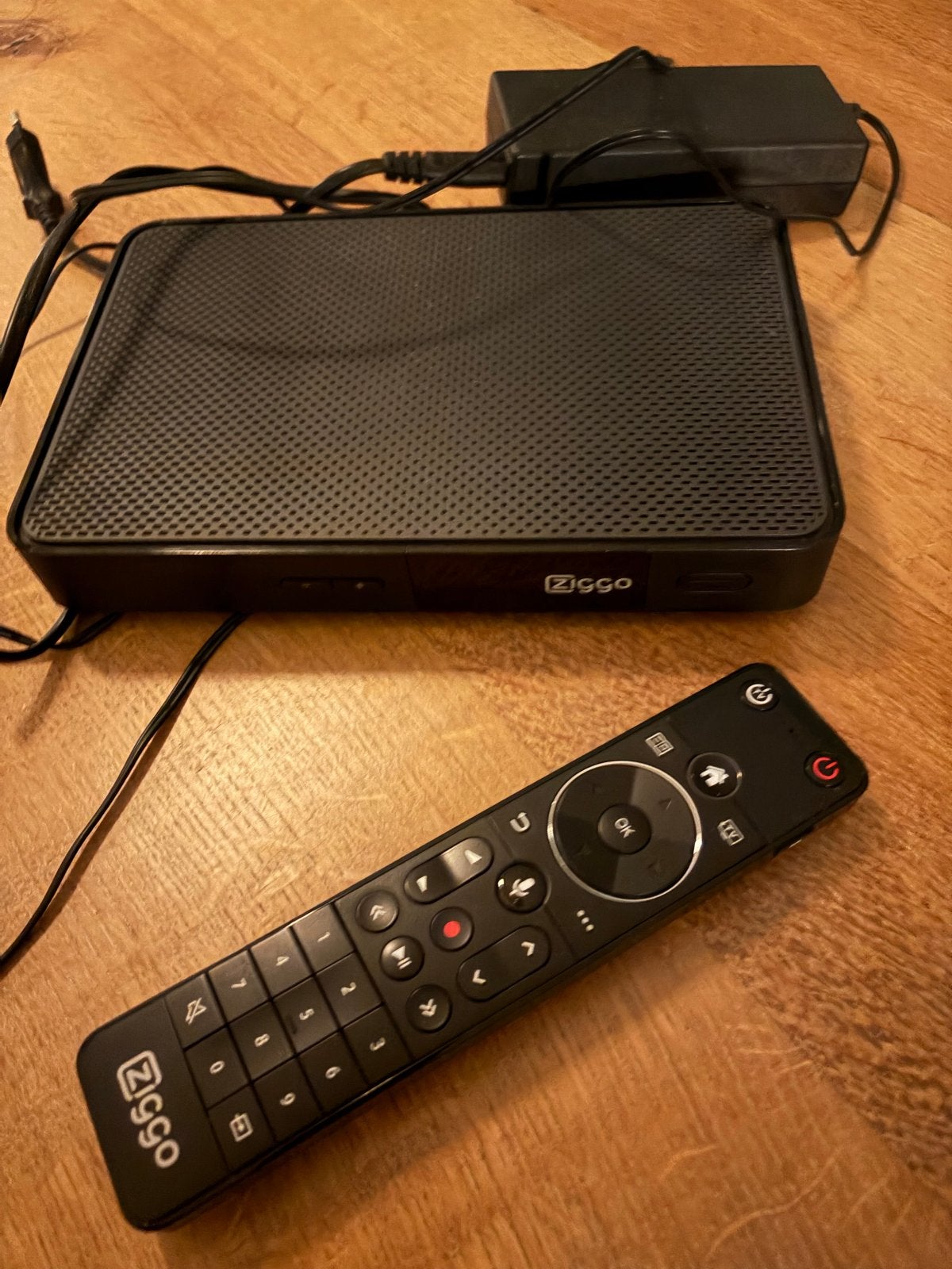 Ziggo Mediabox XL (Arris DCX960) met afstandsbediening, Ophalen of Verzenden, Gebruikt, Decoder