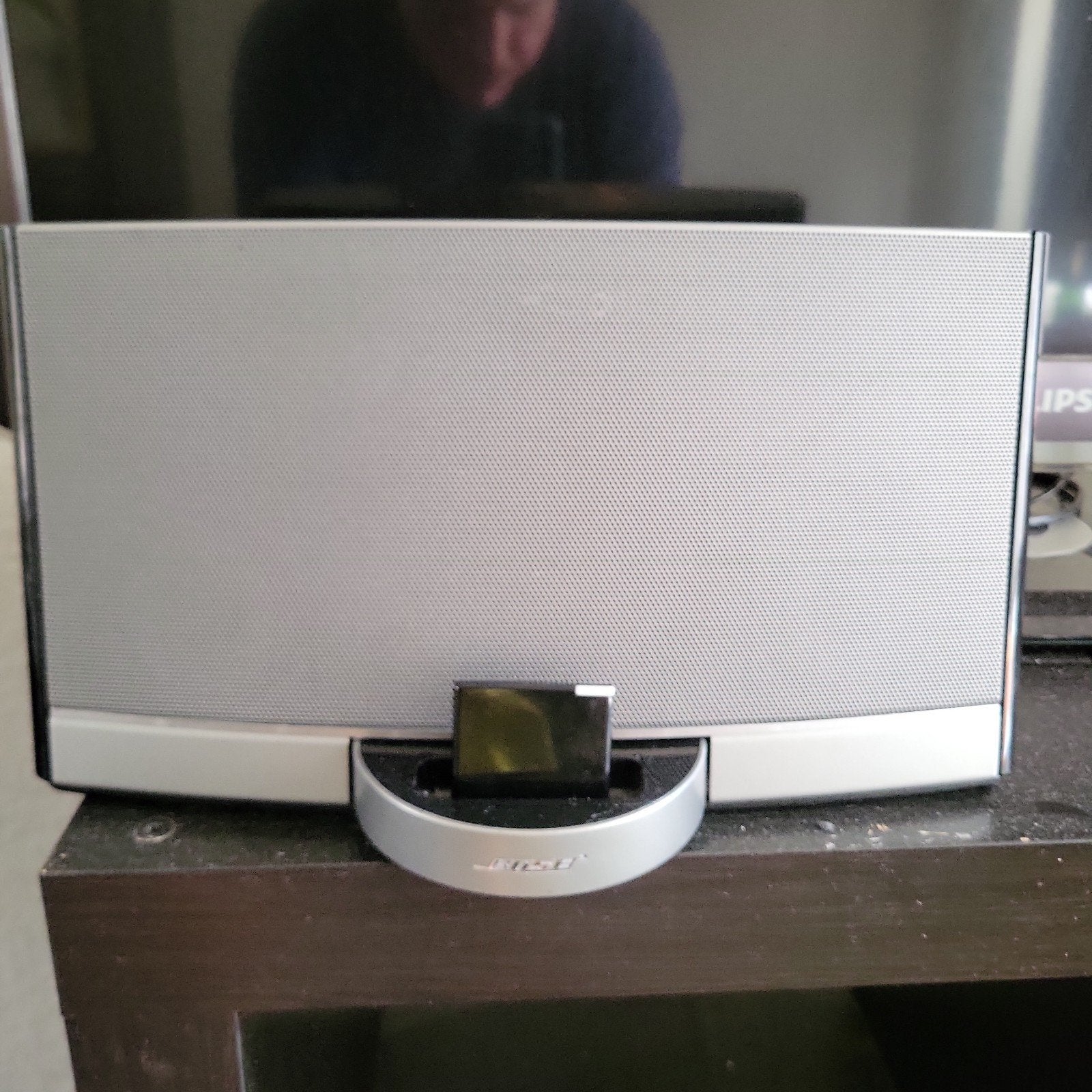 Bose SoundDock Portable - AUX & Bluetooth, Ophalen, Zo goed als nieuw, 60 tot 120 watt, Center speaker