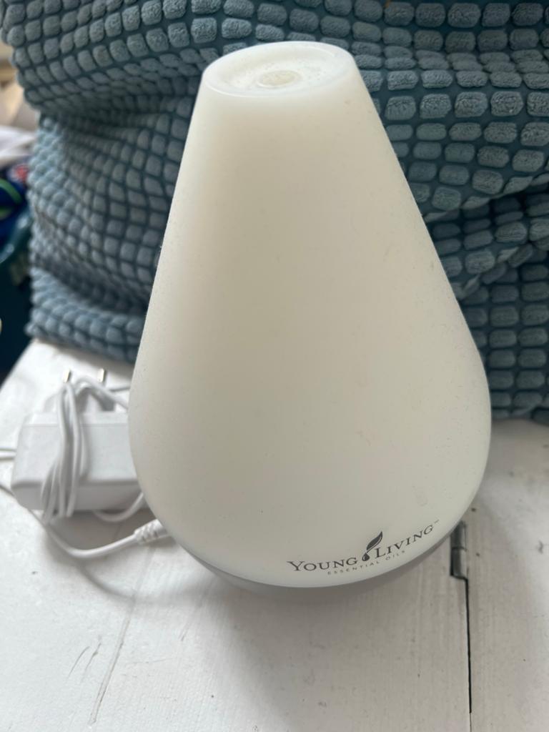 Young Living Diffuser - Werkend, wel stoffig, Ophalen of Verzenden, Gebruikt, Wit, Kunststof