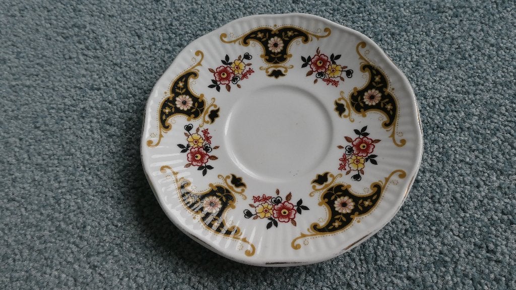 Koffieschotel Willy's pottery, Verzenden, Zo goed als nieuw, Porselein, Kop en/of schotel