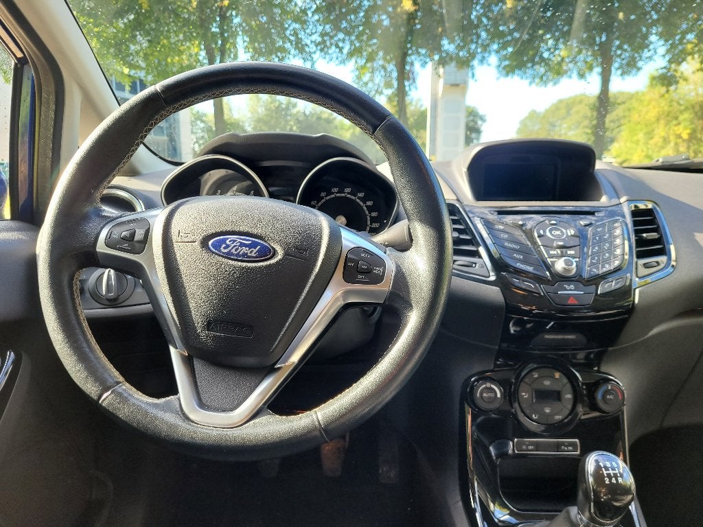Ford Fiesta 101pk 2017 nieuwe distributieriem 2e eigenaar, Auto's, Voorwielaandrijving, Euro 6, Blauw, 23 km/l