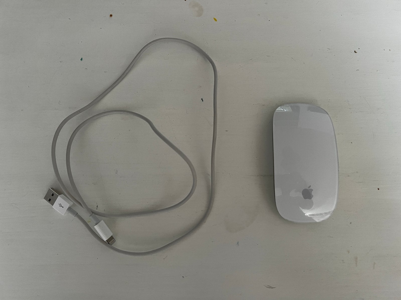 Apple Magic Mouse 2 met oplaadkabel - Goede staat, Computers en Software, Muizen, Ophalen of Verzenden, Zo goed als nieuw, Draadloos